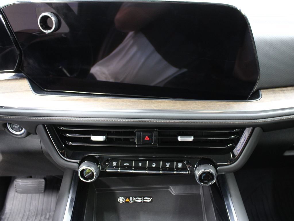 Used 2025 Chevrolet Tahoe High Country AWD/4WD image 22