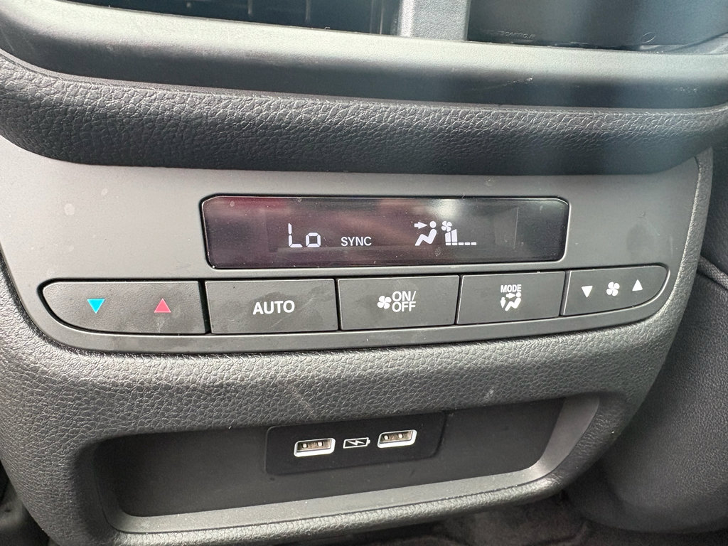 Certified 2023 Honda Pilot Touring image 28