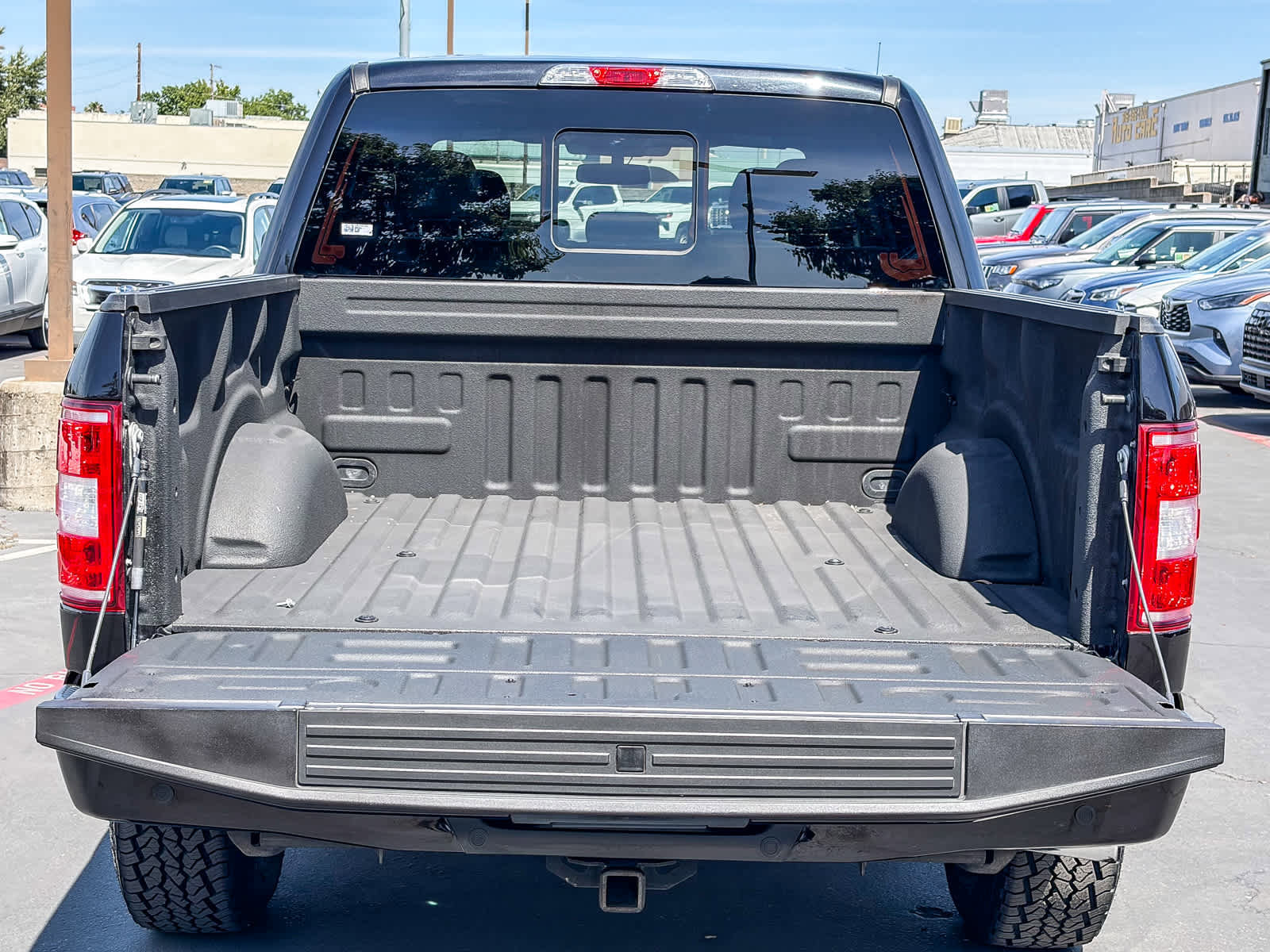 Used 2020 Ford F150 XLT w/ Equipment Group 302A Luxury AWD/4WD image 25