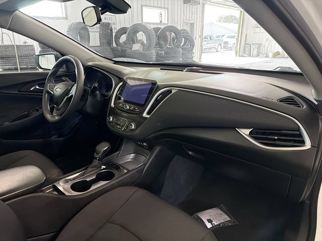 Used 2022 Chevrolet Malibu LS FWD image 12