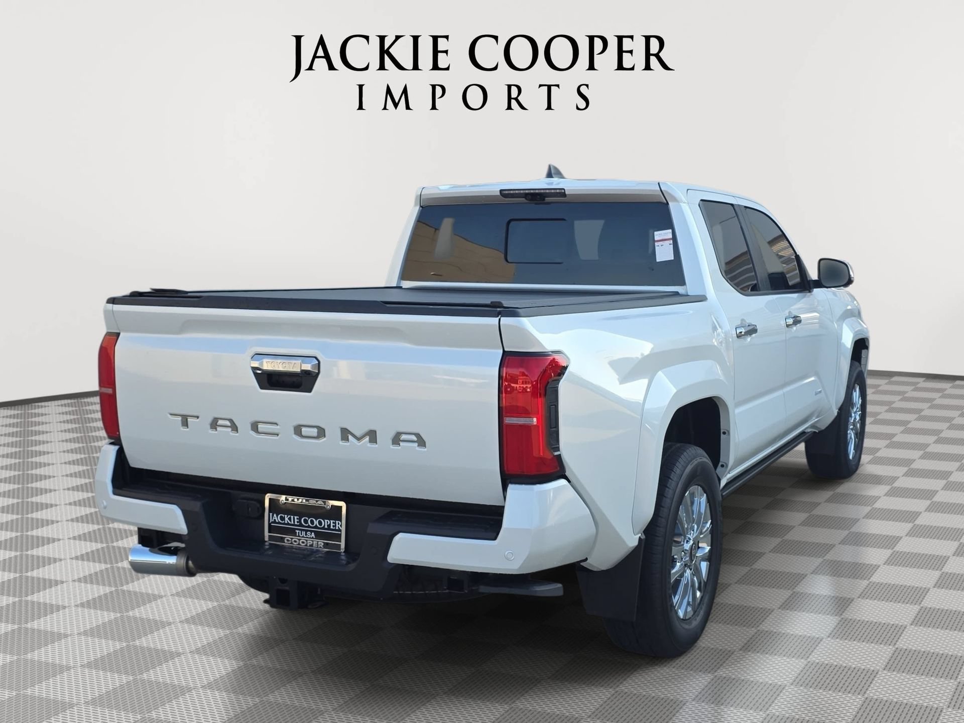Used 2025 Toyota Tacoma Limited AWD/4WD image 5