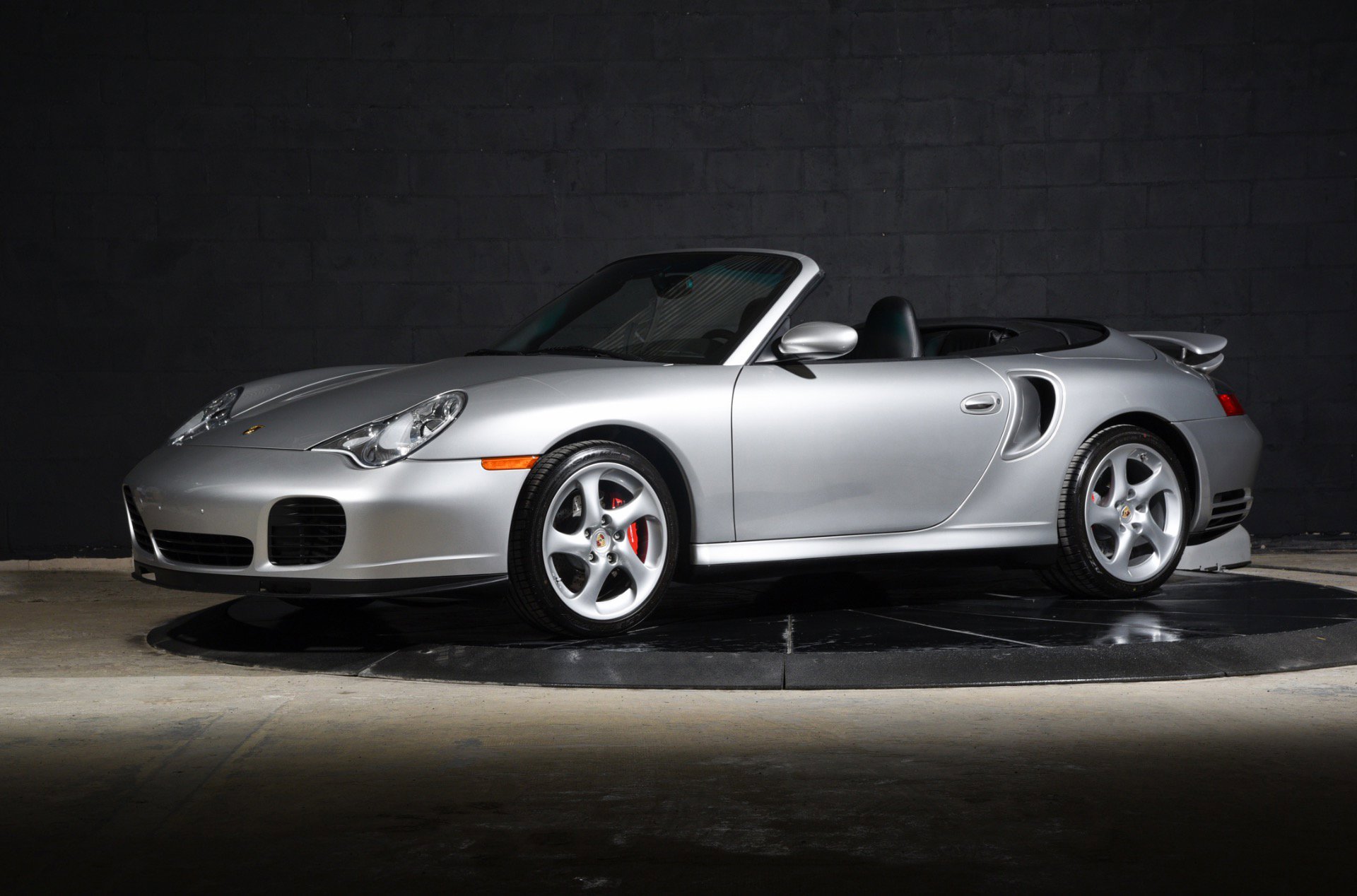 Used 2004 Porsche 911 Turbo AWD/4WD image 2