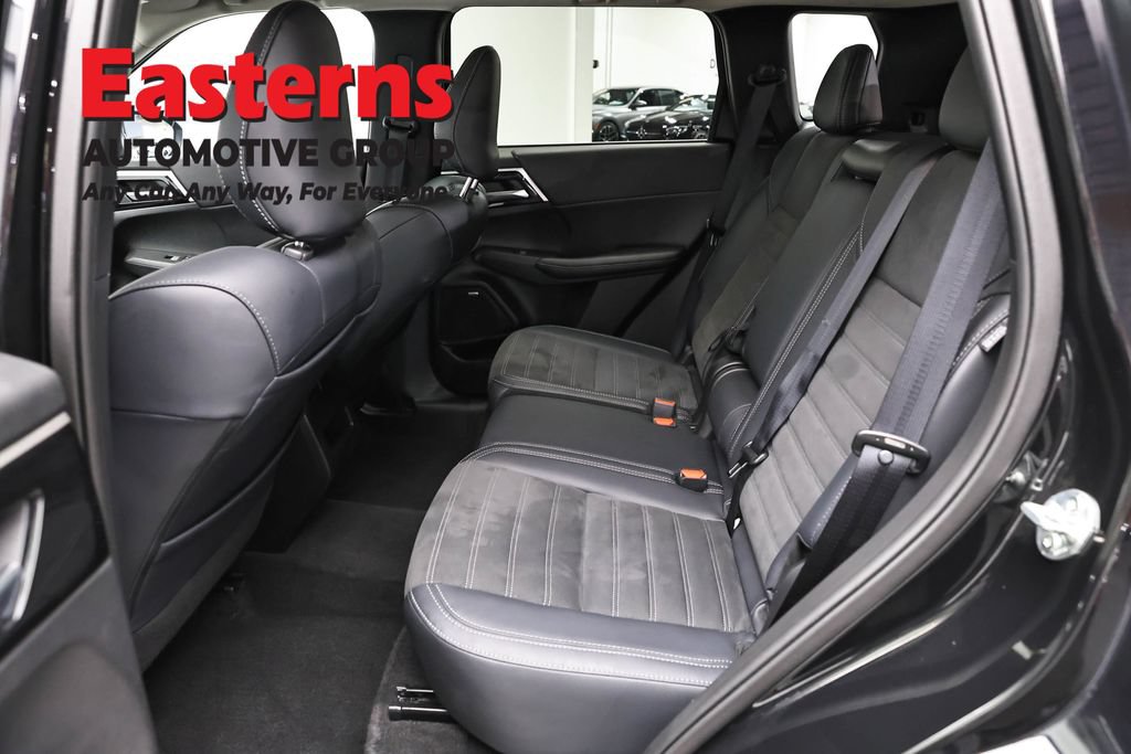 Used 2025 Mitsubishi Outlander SE AWD/4WD image 22