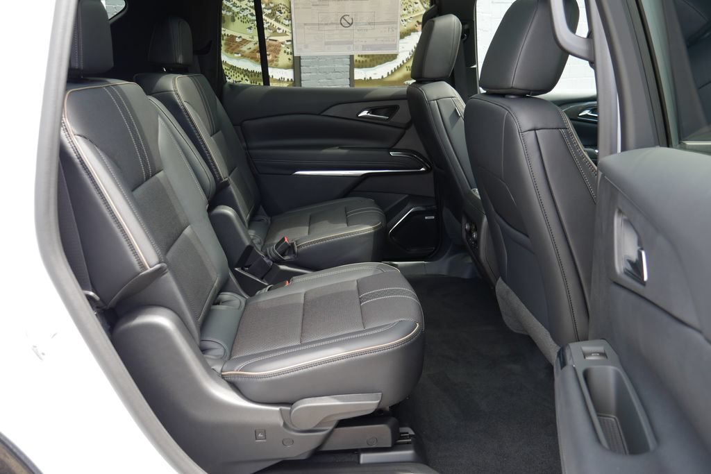 New 2026 Chevrolet Traverse High Country w/ LPO, Floor Liner Package AWD/4WD image 16
