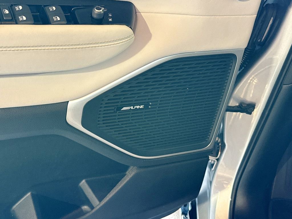 Used 2024 Jeep Wagoneer Series II w/ Flexible Seating Group RWD image 20