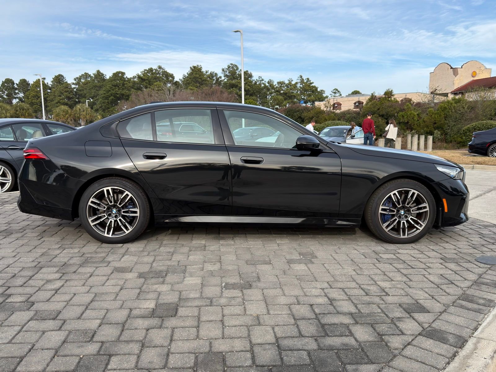 Certified 2025 BMW 540i xDrive w/ M Sport Package image 8