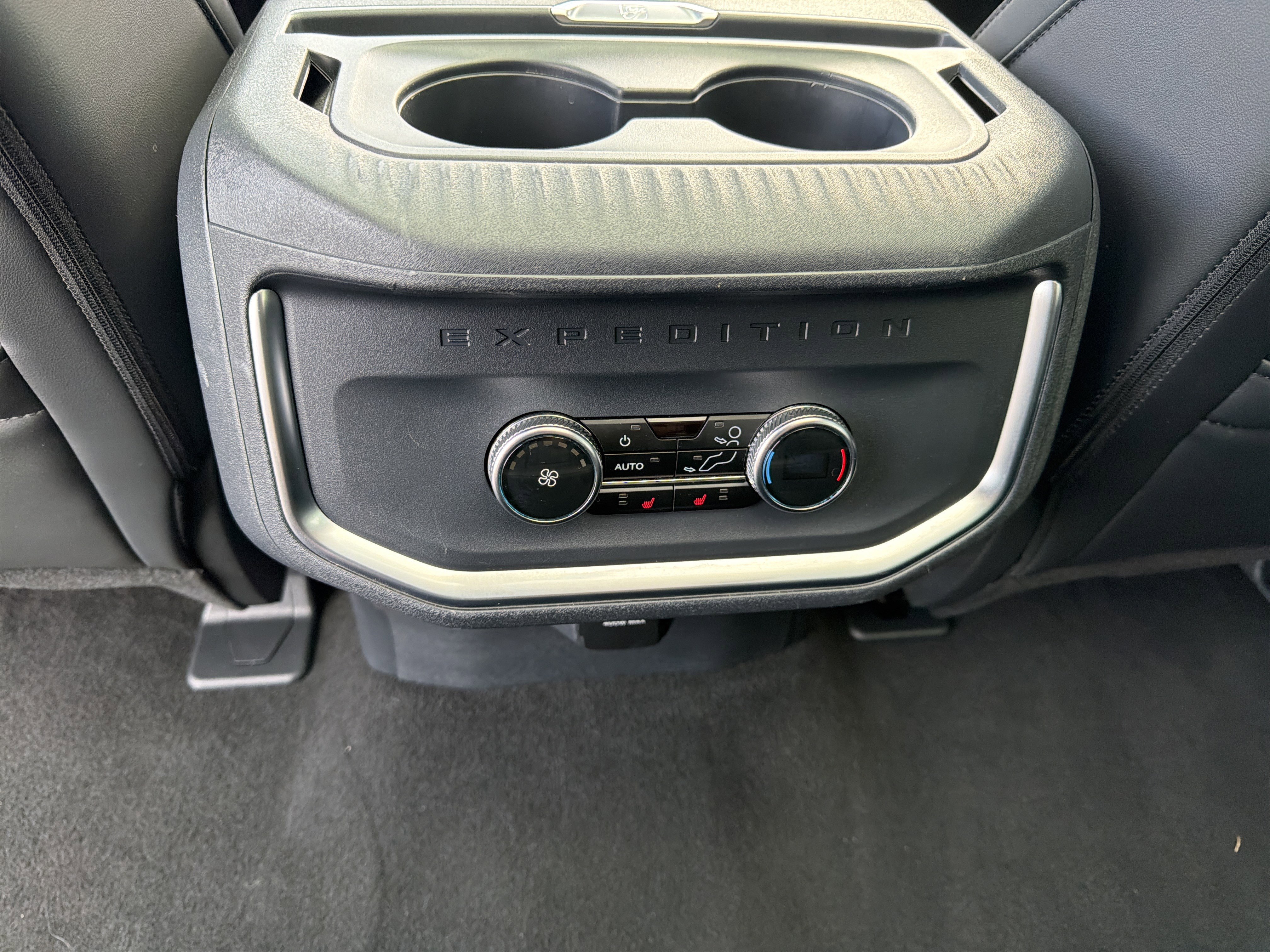 Used 2025 Ford Expedition Max Platinum image 61