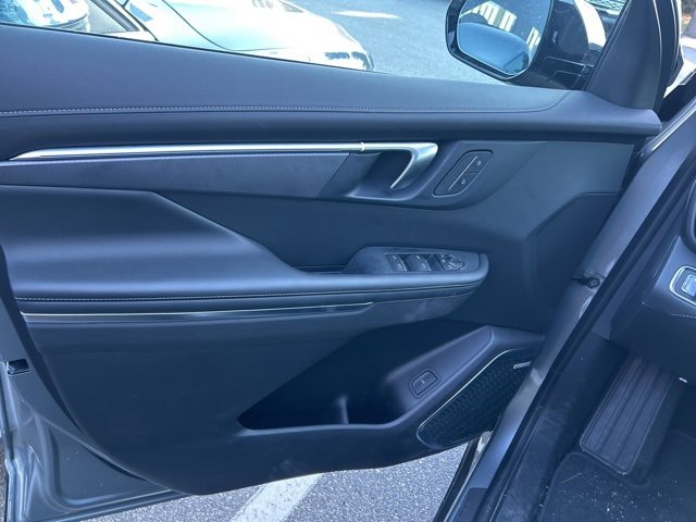 Used 2025 Buick Enclave Sport Touring image 10