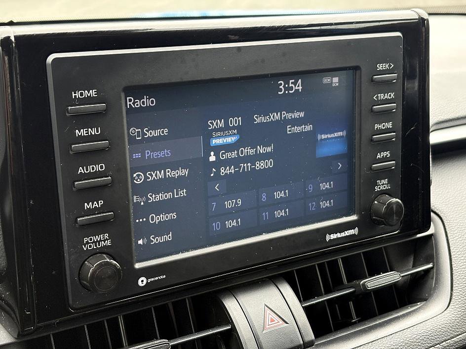 Used 2021 Toyota RAV4 LE image 21