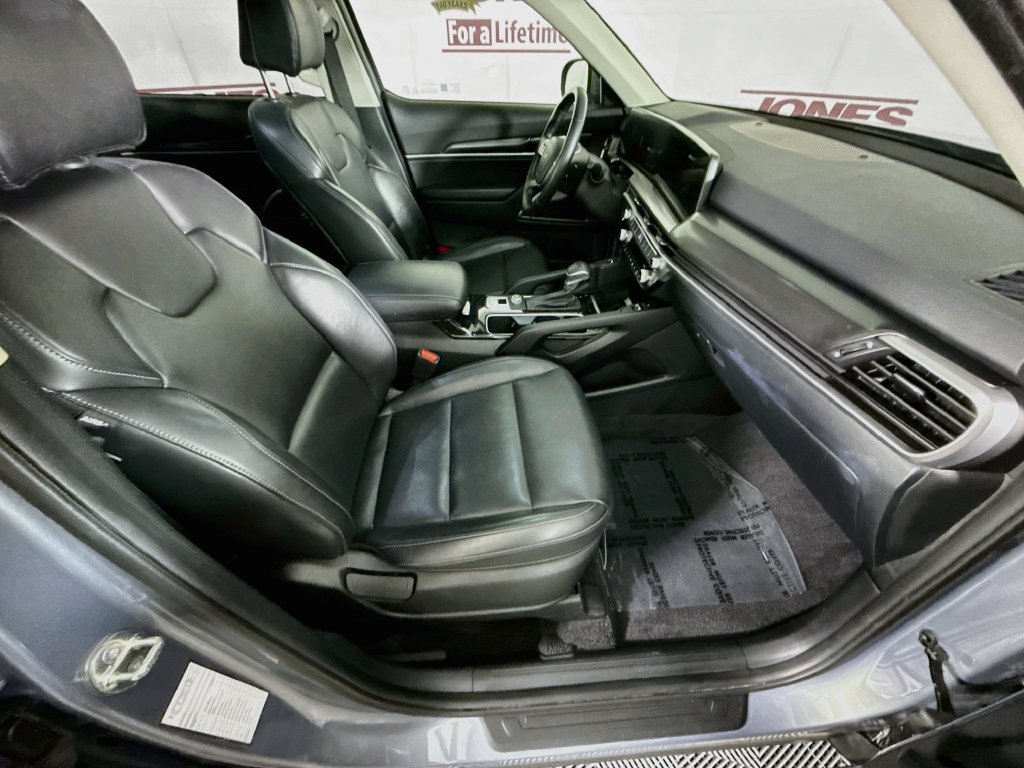 Used 2025 Kia Telluride S FWD image 33