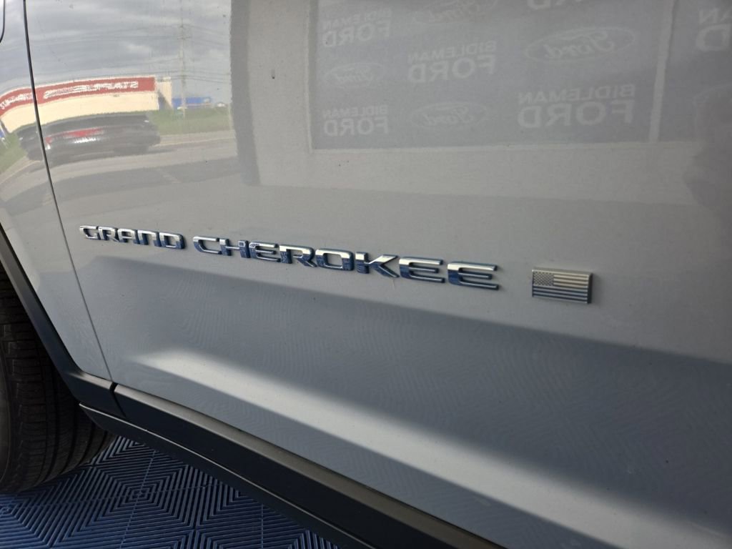 Used 2022 Jeep Grand Cherokee Limited 4xe image 11