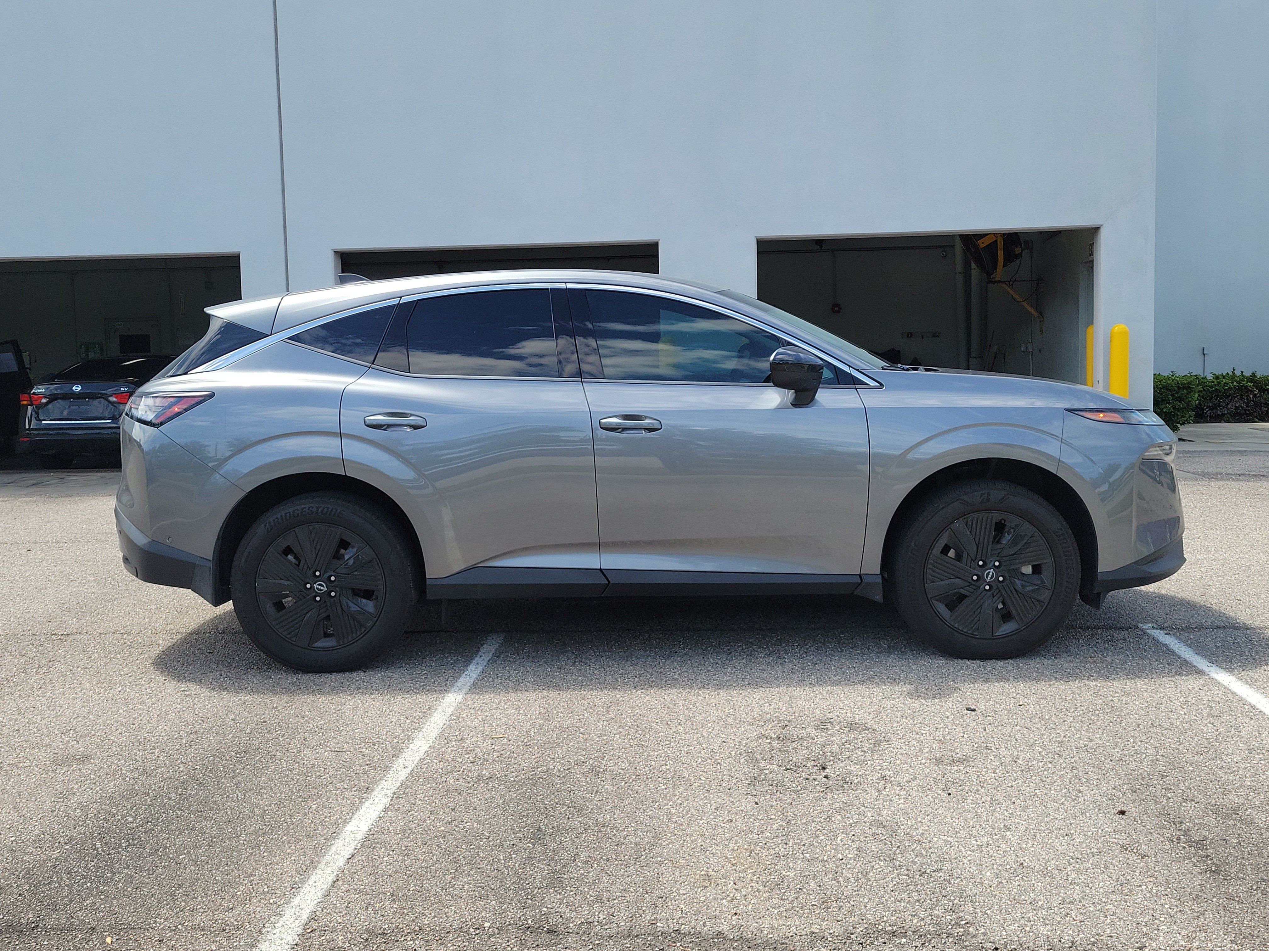 Certified 2025 Nissan Murano SV AWD/4WD image 4