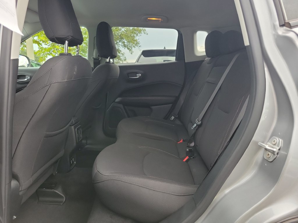 Used 2019 Jeep Compass Sport w/ Cold Weather Group AWD/4WD image 10
