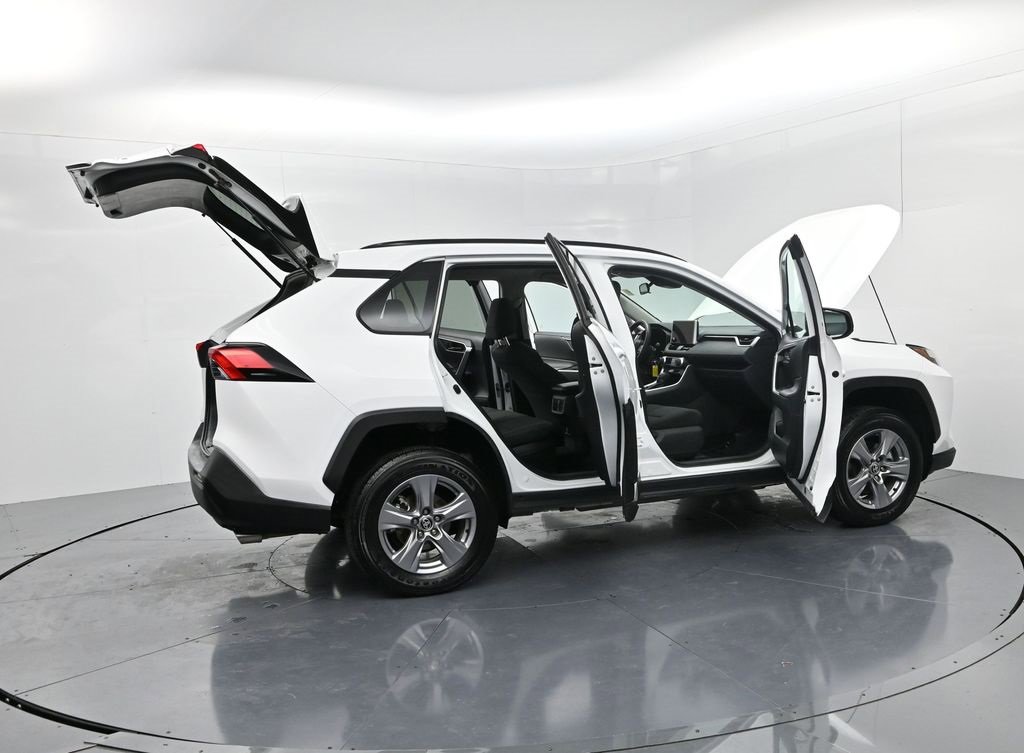 Used 2025 Toyota RAV4 LE image 66
