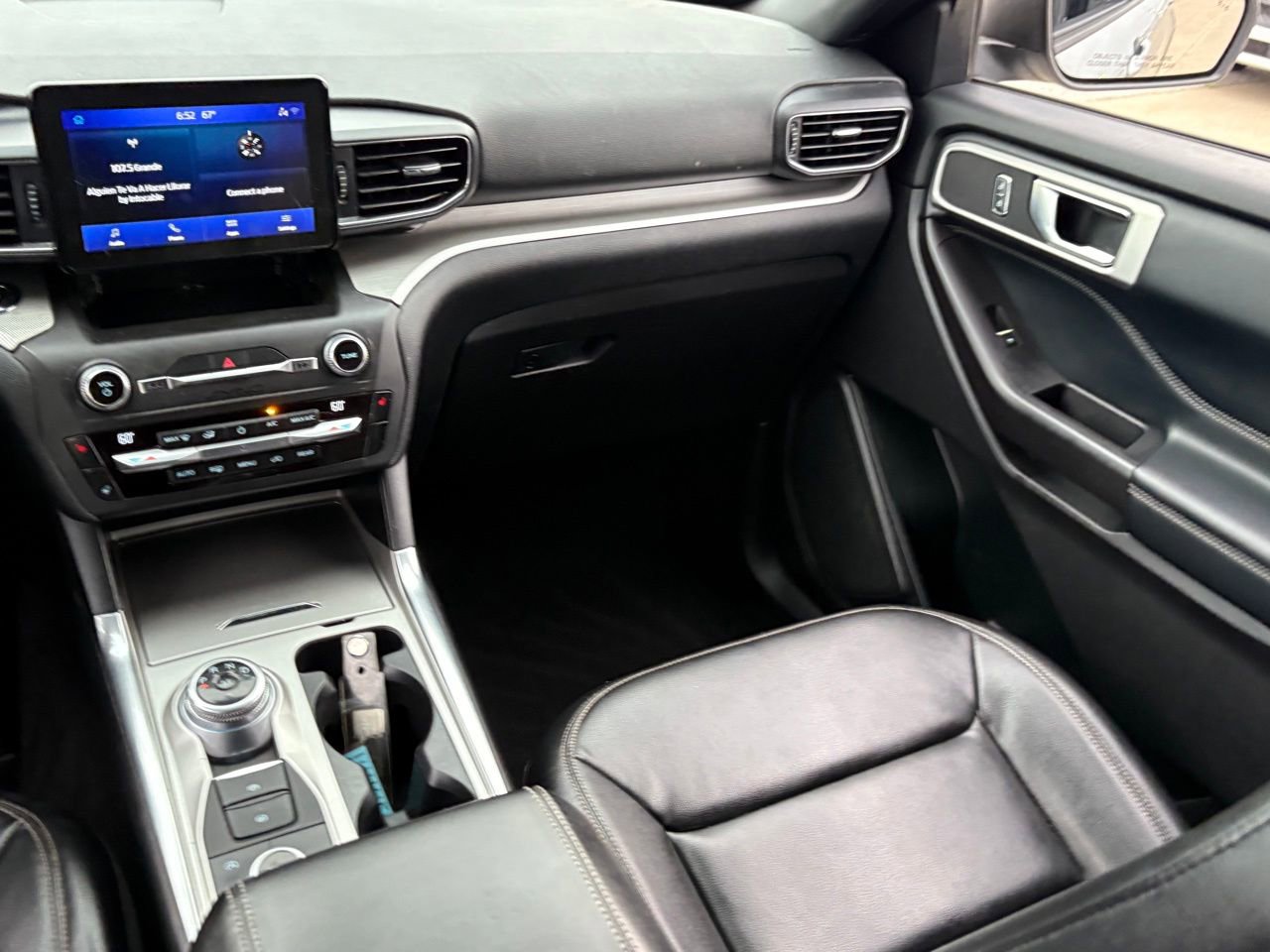 Used 2020 Ford Explorer XLT w/ Equipment Group 202A image 15