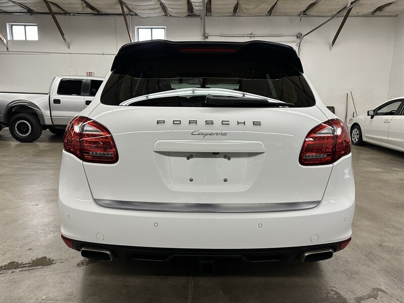 Used 2014 Porsche Cayenne AWD/4WD image 4