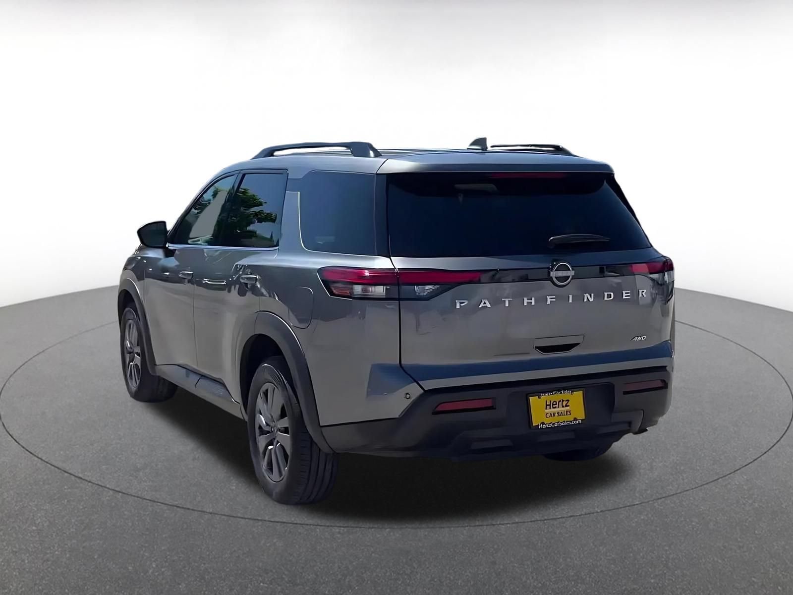 Used 2025 Nissan Pathfinder SV AWD/4WD image 9