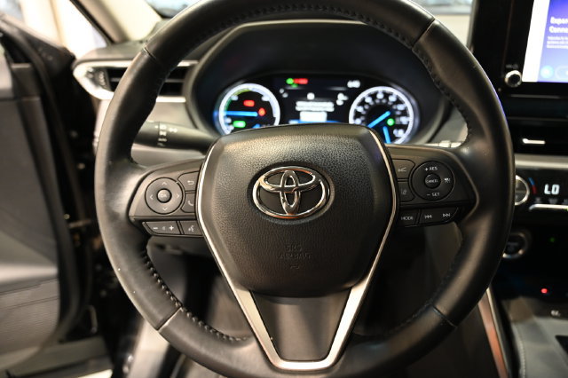 Used 2023 Toyota Venza LE AWD/4WD image 21