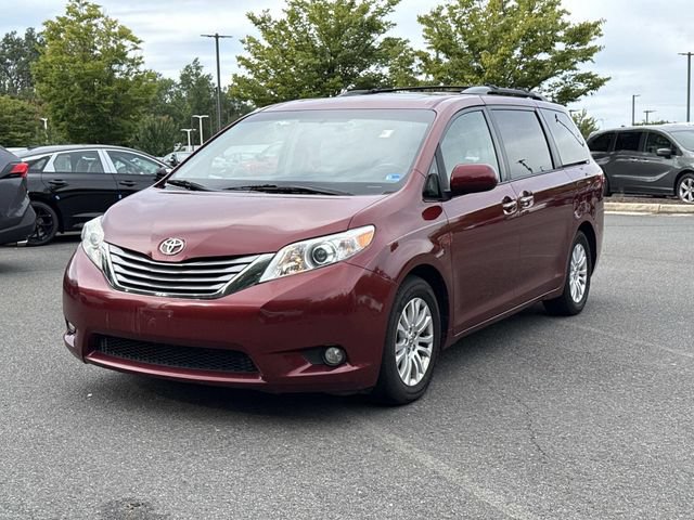 Used 2015 Toyota Sienna XLE Premium FWD image 5