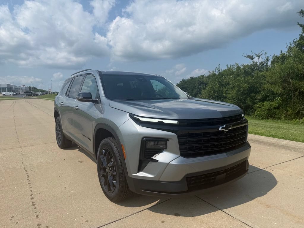 New 2026 Chevrolet Traverse LT w/ Midnight/Sport Edition FWD image 1
