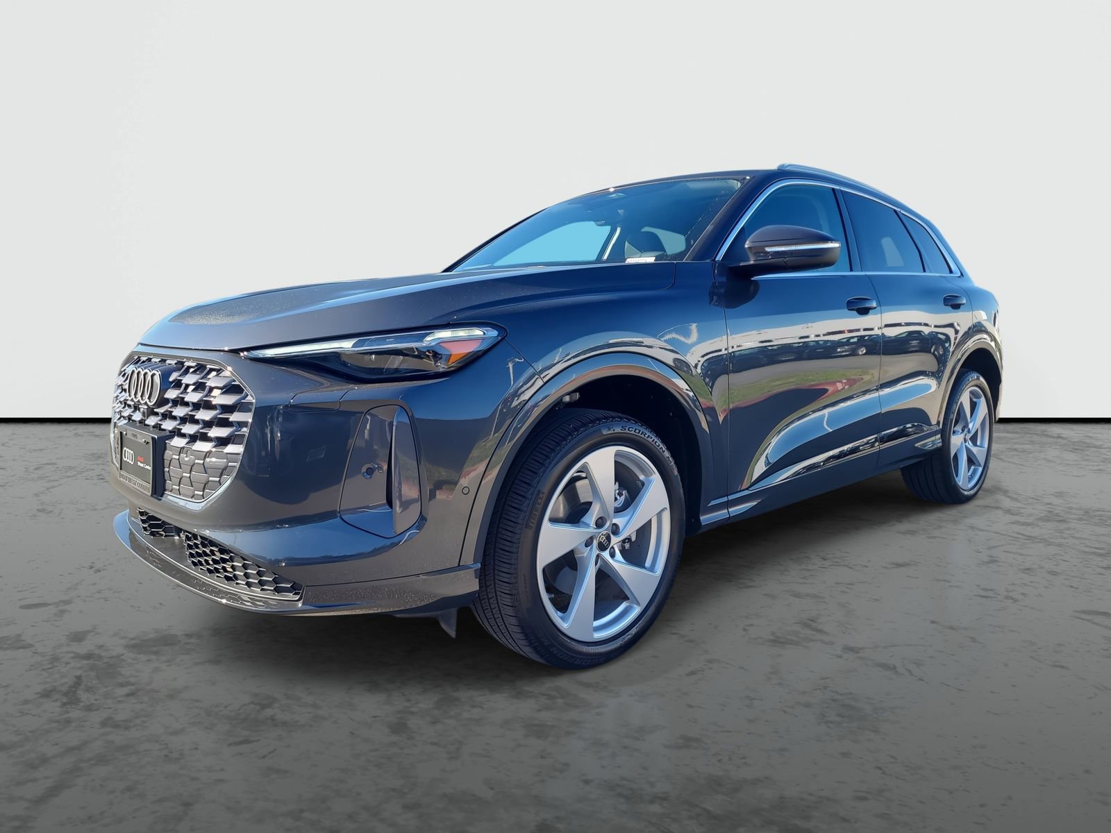 New 2025 Audi Q5 Premium Plus w/ Premium Plus AWD/4WD image 2
