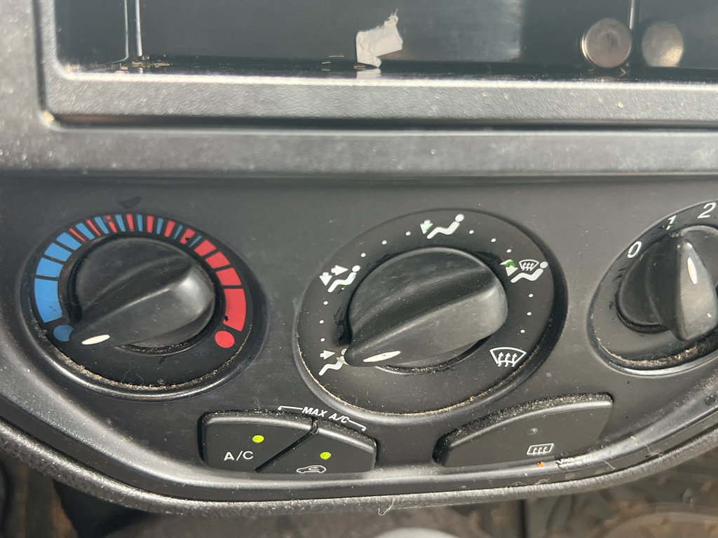 Used 2007 Ford Focus SE FWD image 9