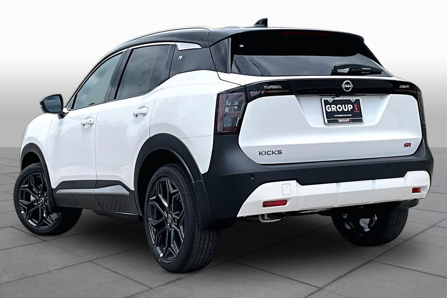 New 2026 Nissan Kicks SR FWD image 7