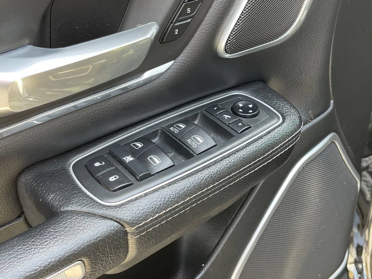 Used 2020 RAM 1500 Laramie AWD/4WD image 10