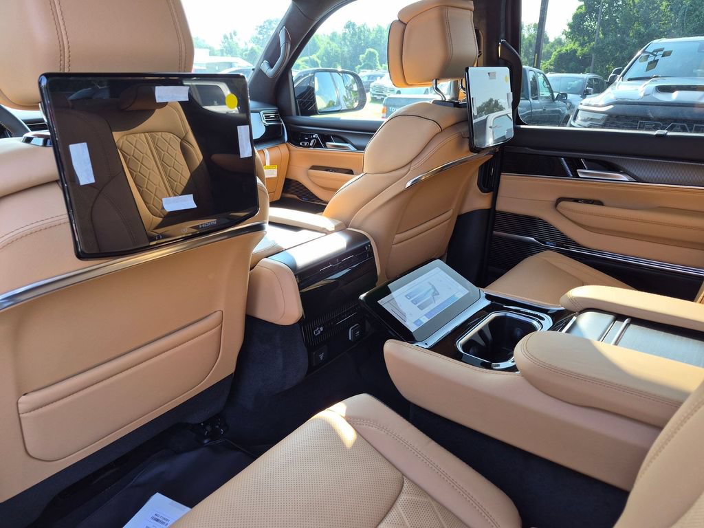 New 2026 Jeep Grand Wagoneer Summit AWD/4WD image 23