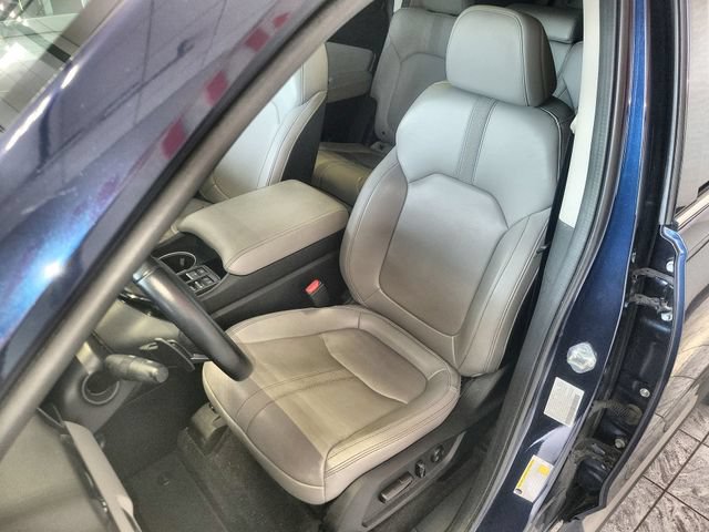 Used 2023 Honda Pilot Touring image 11