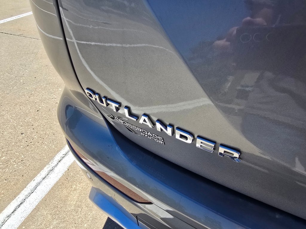 Used 2024 Mitsubishi Outlander SE AWD/4WD image 11