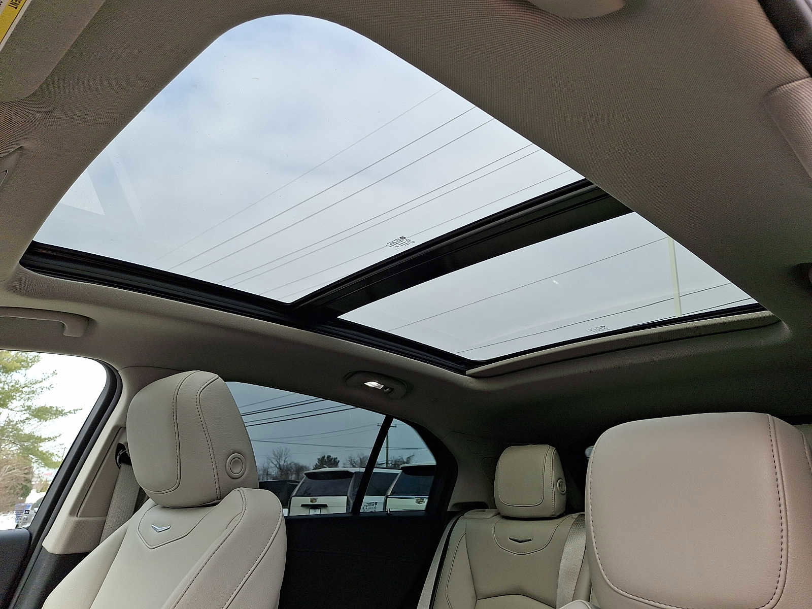 Certified 2023 Cadillac XT4 Luxury w/ Cold Weather Package image 13