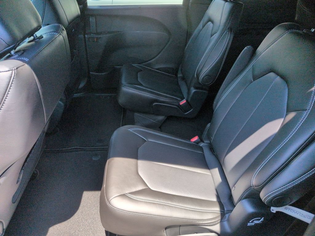New 2027 Chrysler Pacifica Select FWD image 27