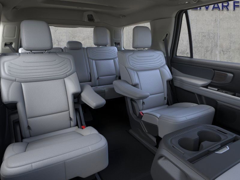 New 2025 Ford Expedition Platinum image 11