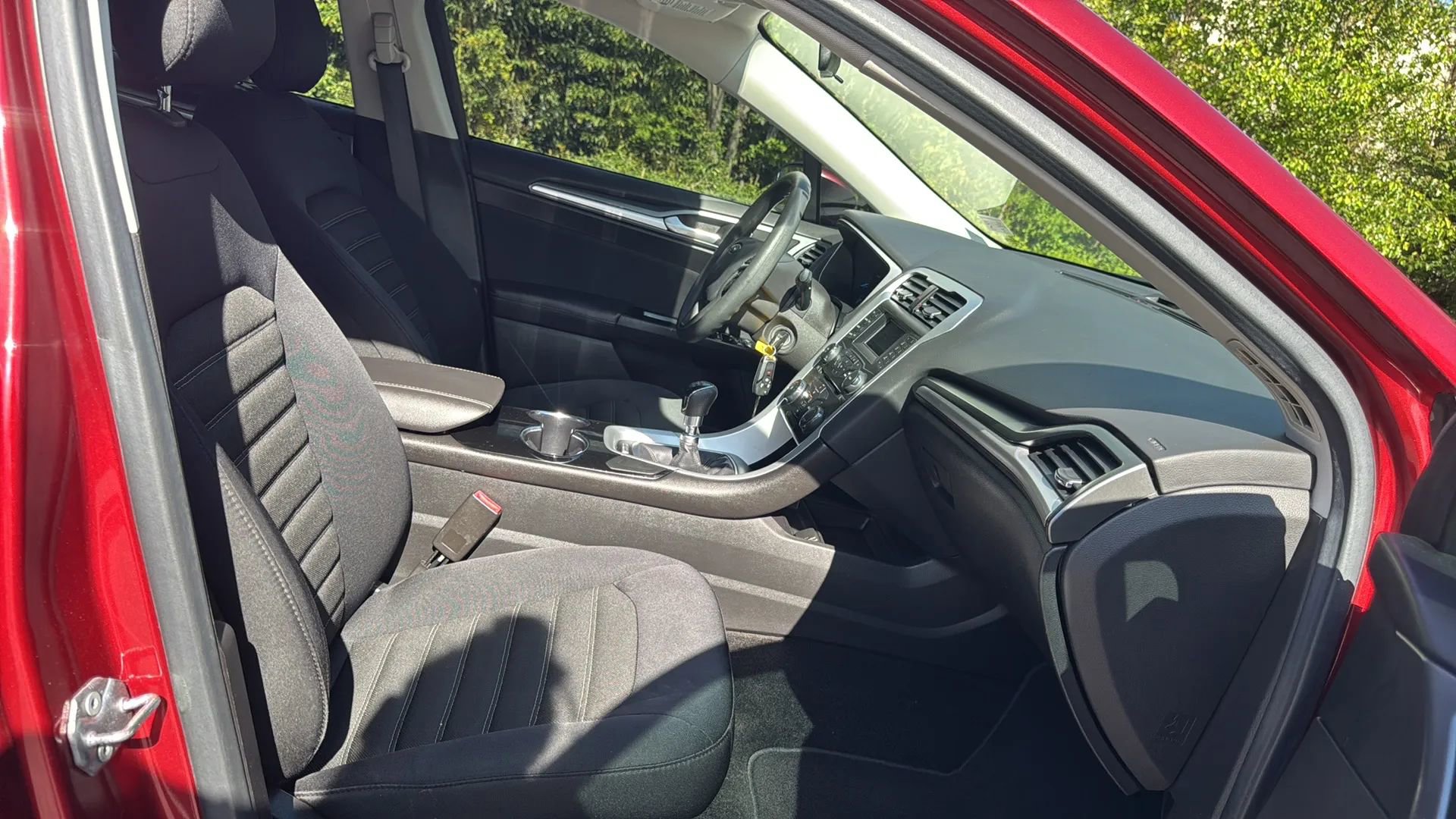 Used 2014 Ford Fusion SE image 6