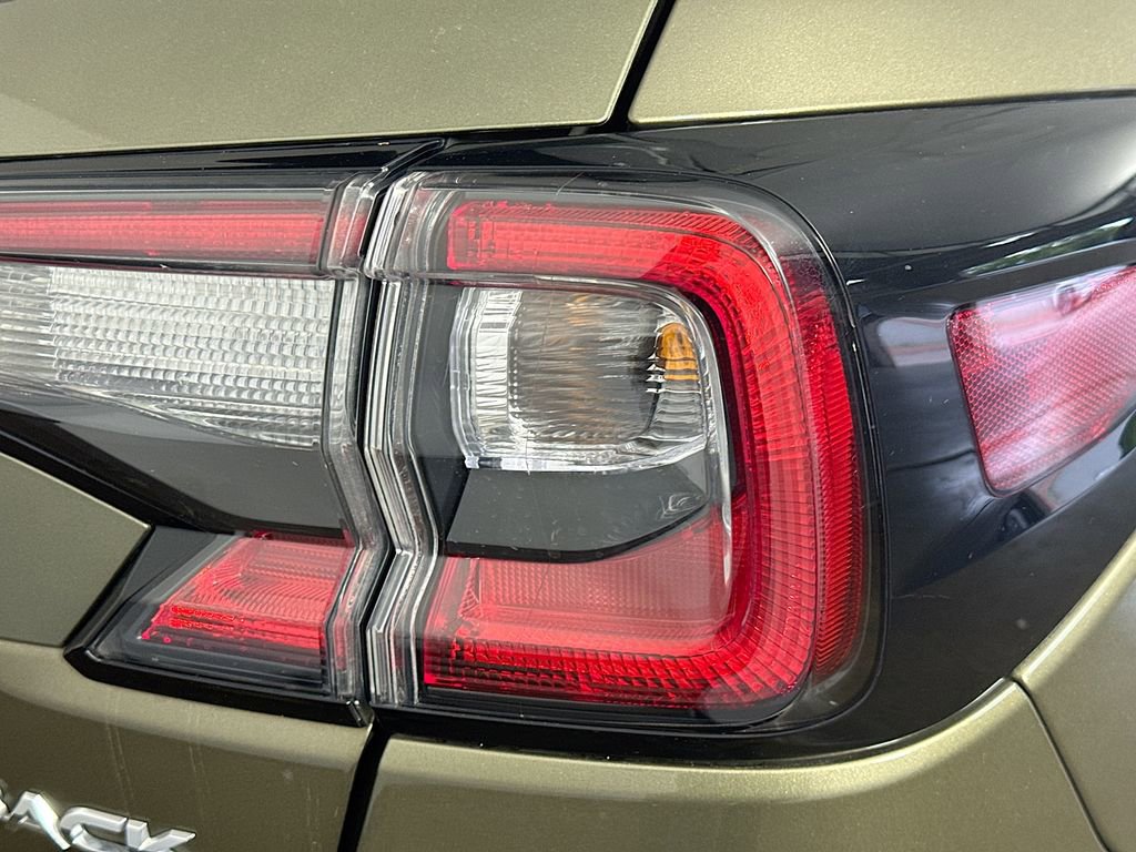 Used 2023 Subaru Outback Premium image 31