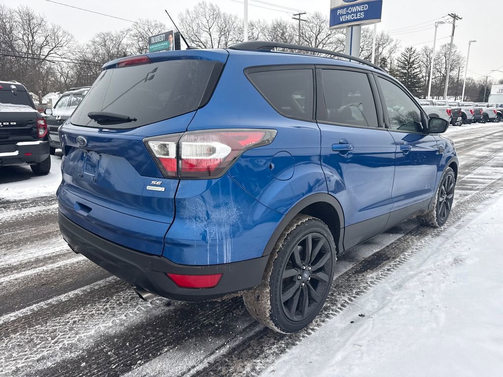 Used 2017 Ford Escape SE w/ Equipment Group 201A image 7