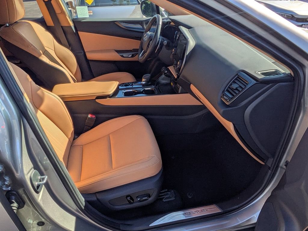 Used 2026 Lexus NX 350h AWD w/ Accessory Package (Z2) image 5