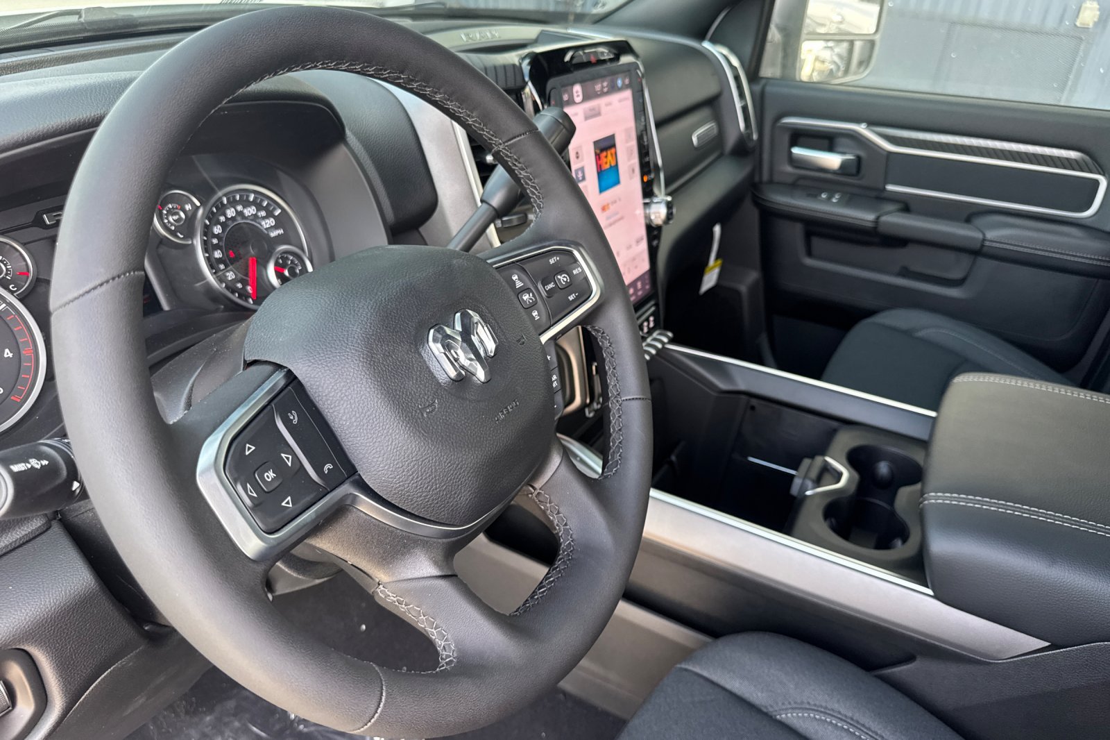 New 2026 RAM 3500 Big Horn AWD/4WD image 9