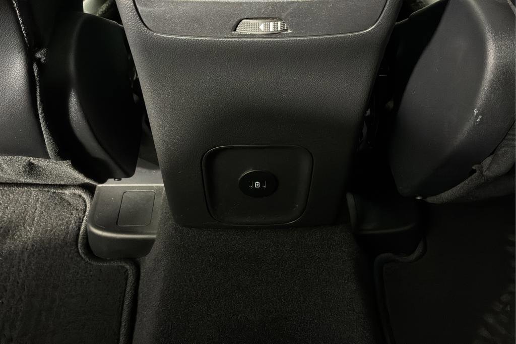 Used 2024 Ford Escape ST-Line w/ Equipment Group 301A image 16