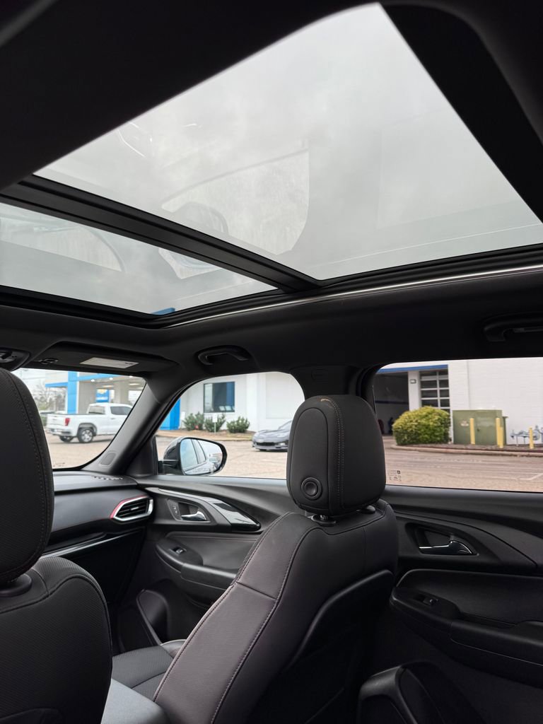 Used 2023 Chevrolet TrailBlazer RS w/ Sun and Liftgate Package image 30