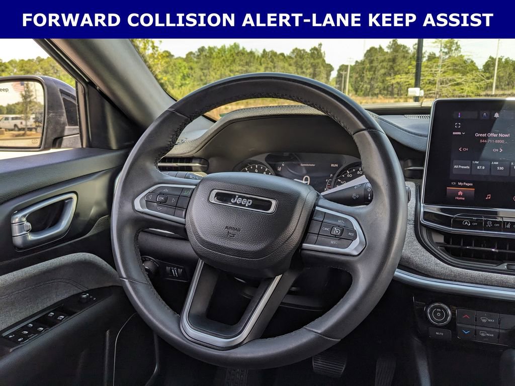 Used 2024 Jeep Compass Latitude AWD/4WD image 12