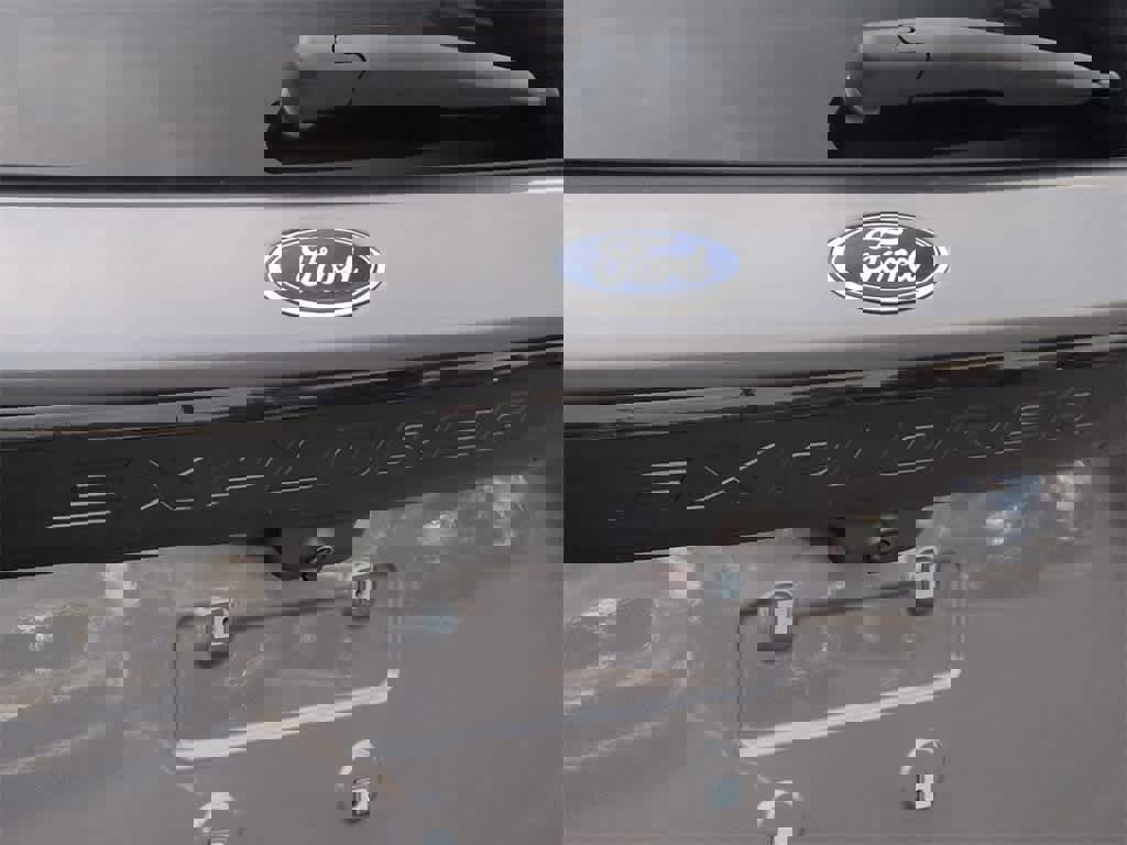 Used 2022 Ford Explorer ST image 13