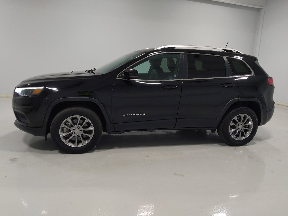 Used 2020 Jeep Cherokee Latitude Plus w/ Cold Weather Group AWD/4WD image 2