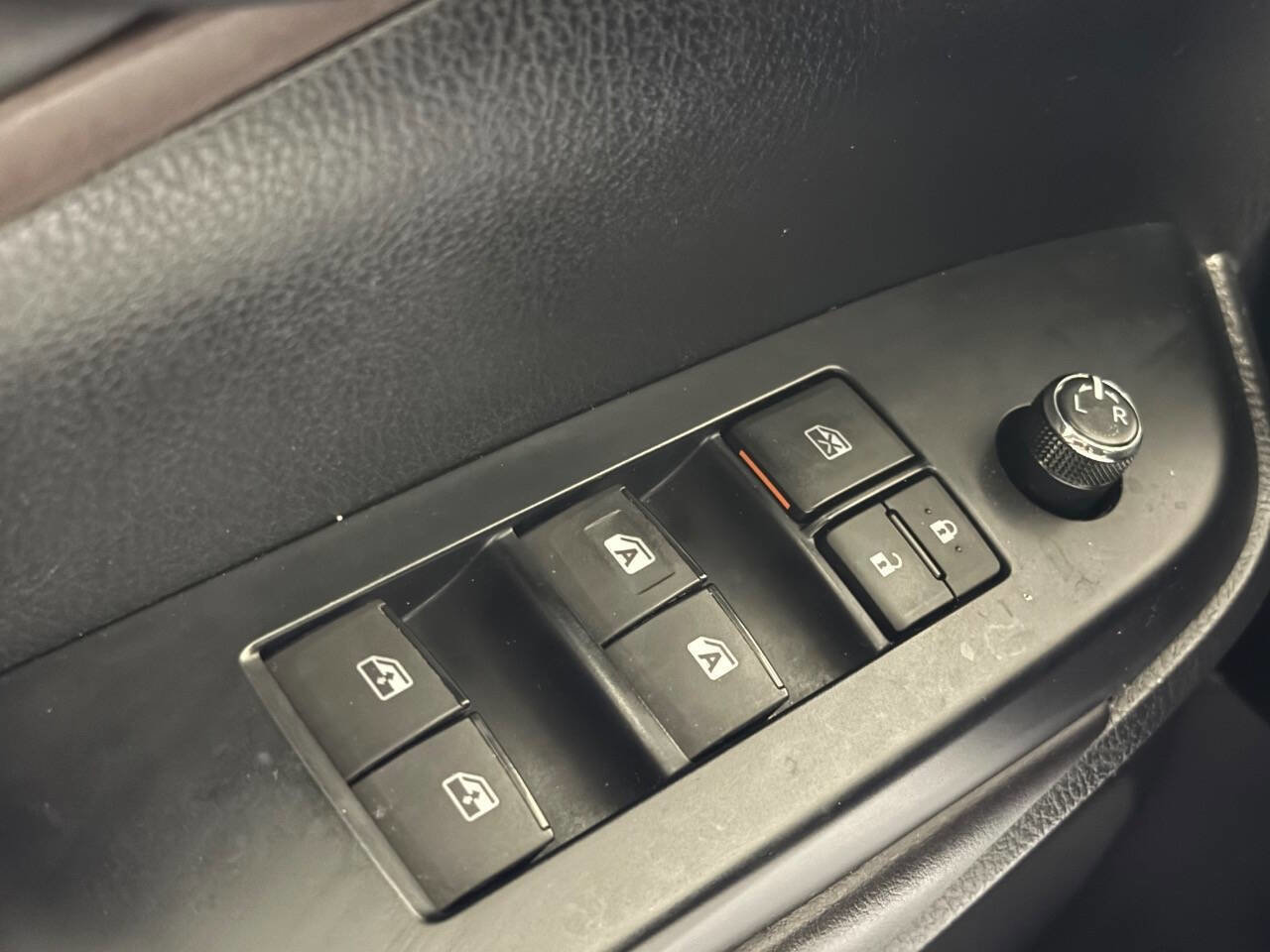 Used 2017 Toyota Highlander XLE image 36