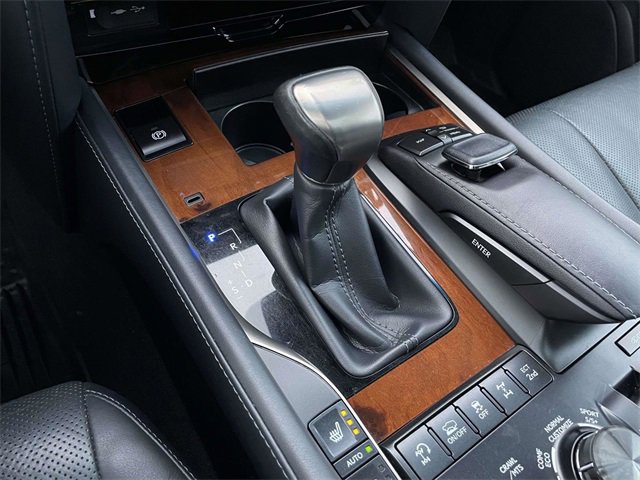 Used 2019 Lexus LX 570 4WD w/ Luxury Package image 29