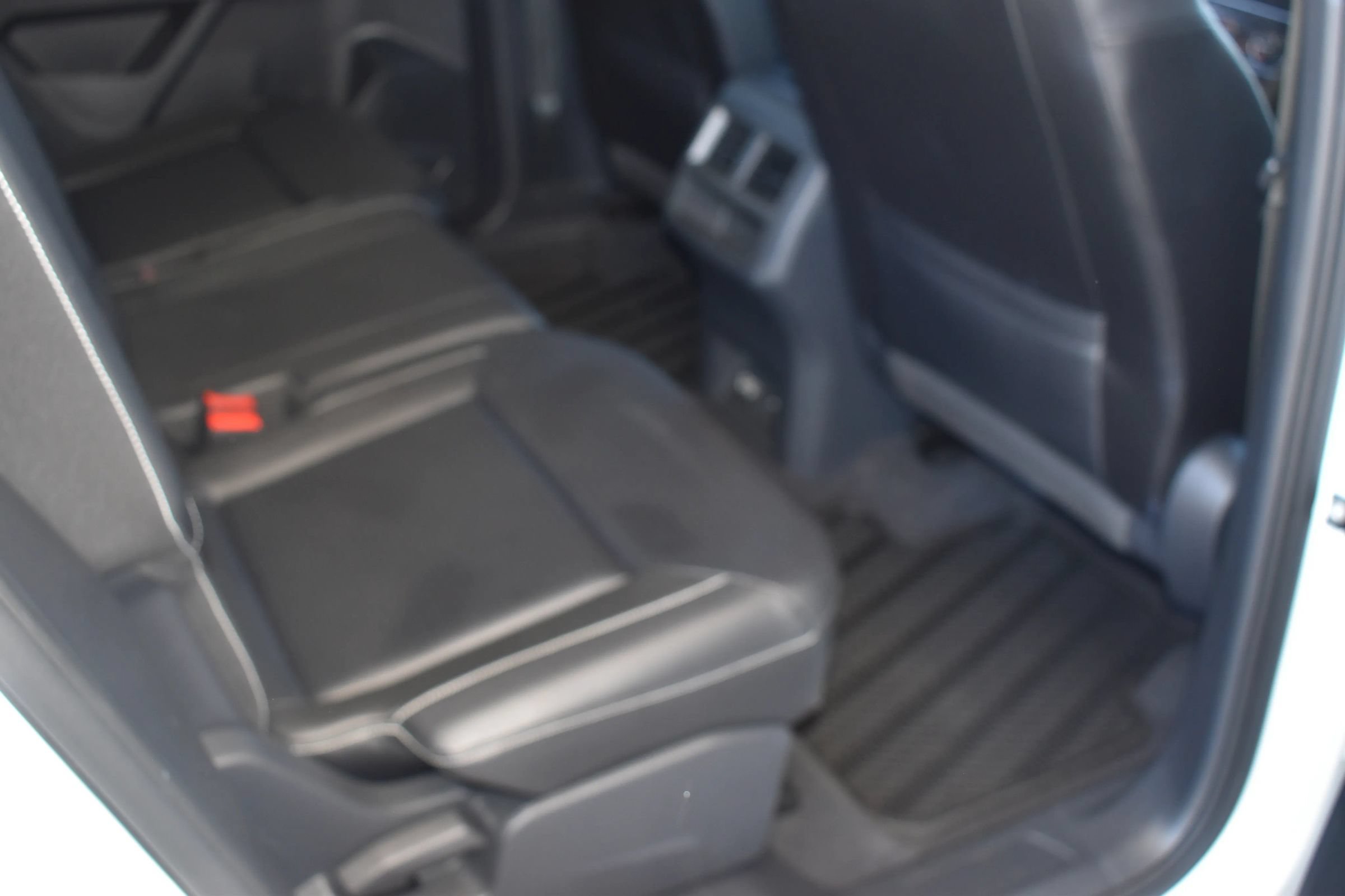 Used 2020 Volkswagen Atlas Cross Sport SE w/ Panoramic Sunroof Package AWD/4WD image 16