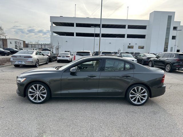 Used 2020 Volvo S60 T6 Momentum w/ Protection Package image 8