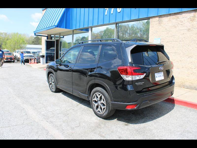 Used 2022 Subaru Forester Premium AWD/4WD image 3