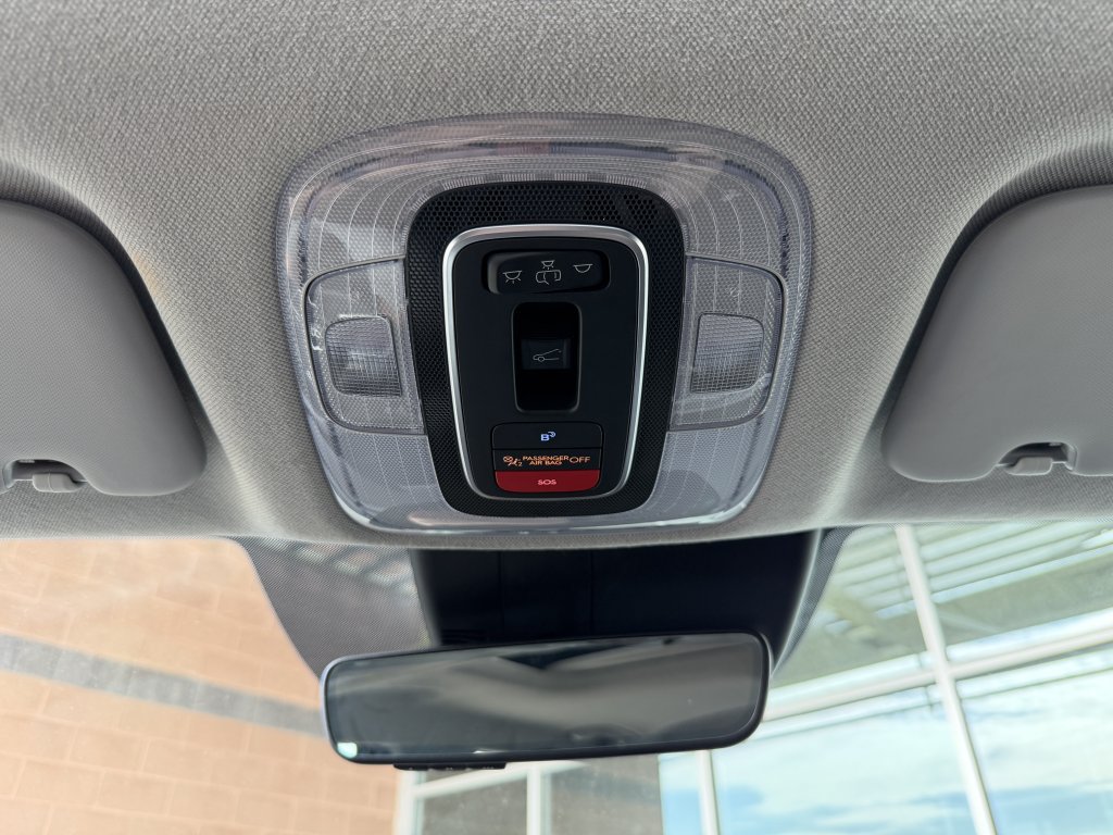 Used 2025 Hyundai Elantra Limited FWD image 25